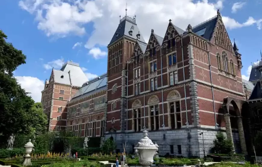 Rijksmuseum Museum Guided tour with Entrance Ticket