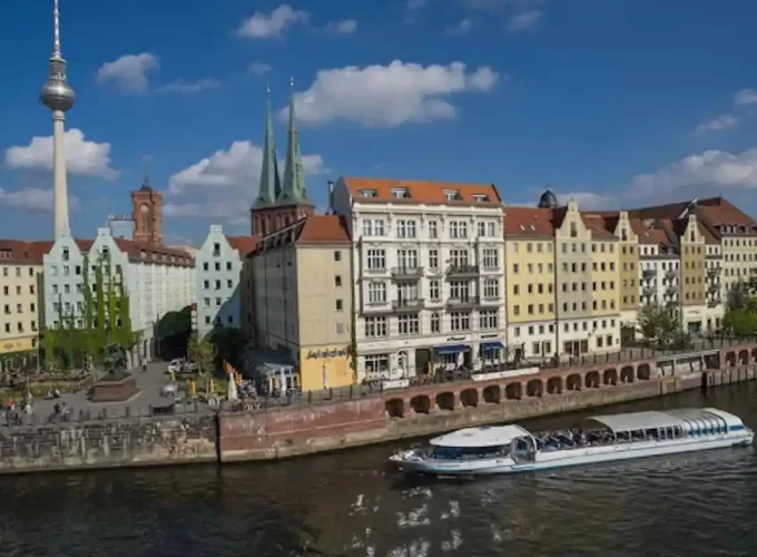 Berlin River Cruise for one-Hour
