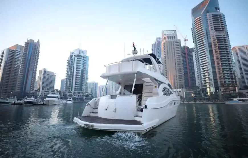 Shared Yacht Tour in Dubai Marina